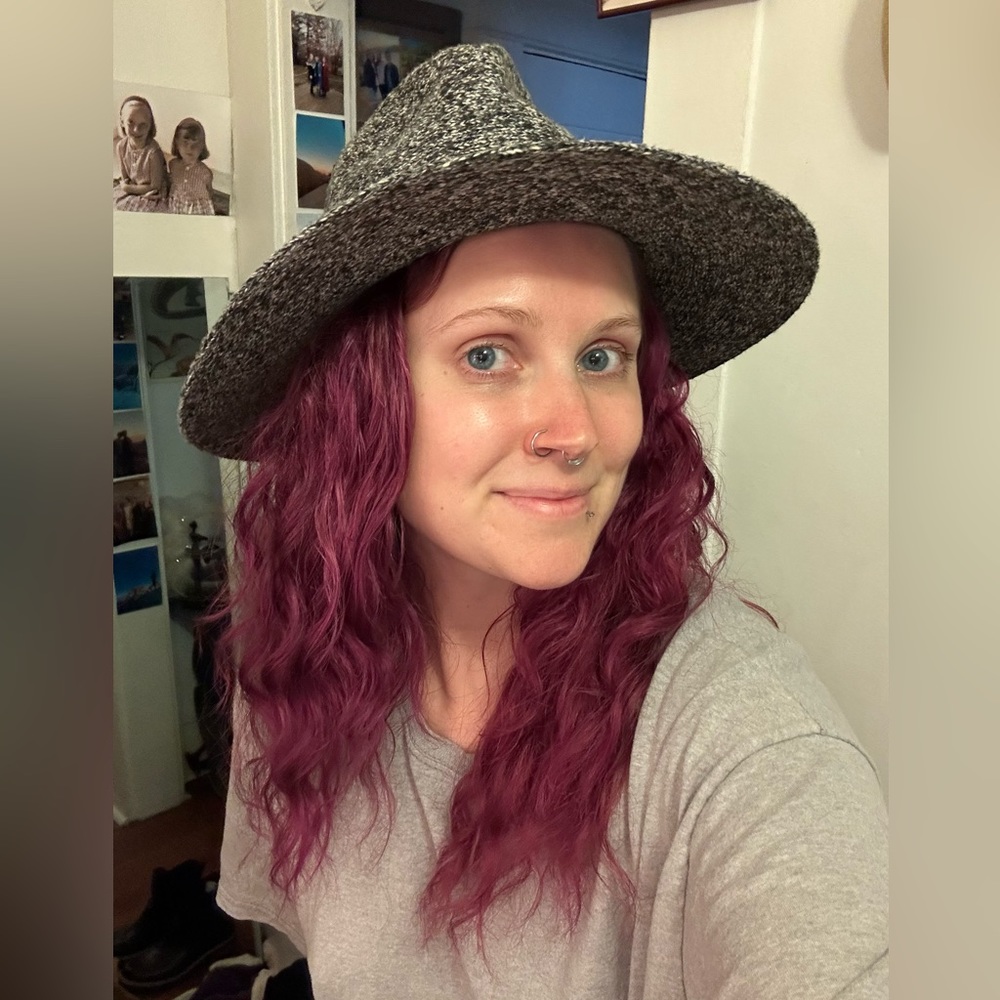Gray hat